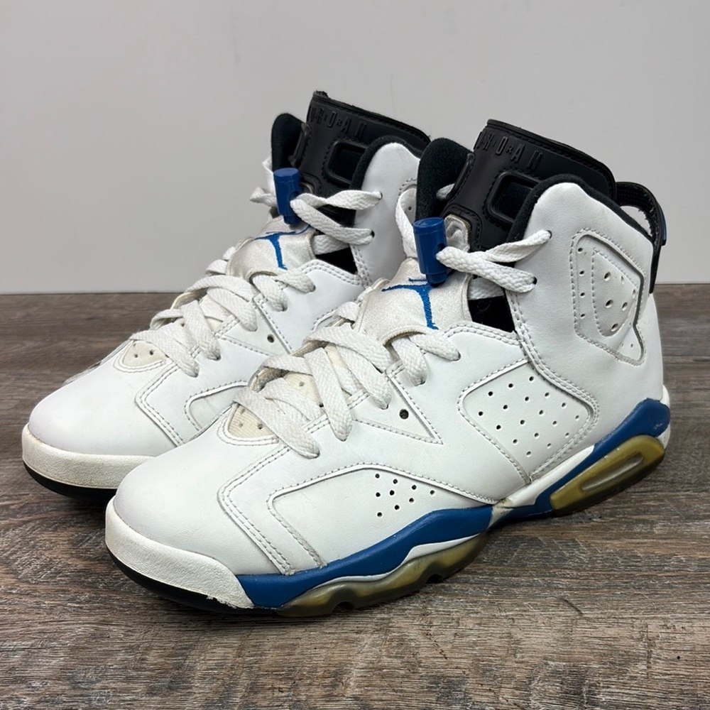 Air Jordan 6 Retro 384665-107 Size 6.5Y